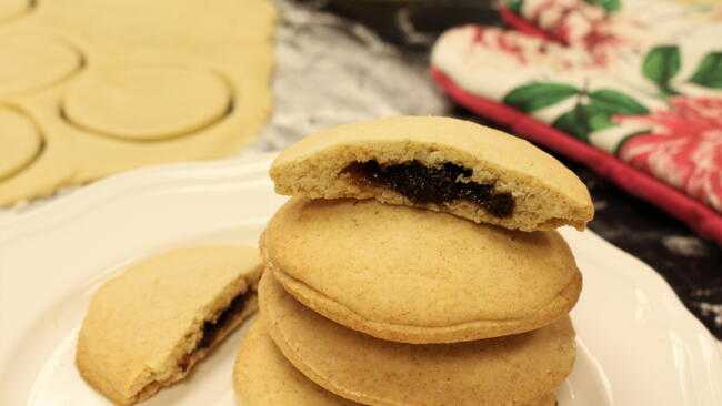 Old-Fashioned Raisin-Filled Cookies