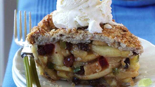 Apple Pie with Cider Pecan Crust